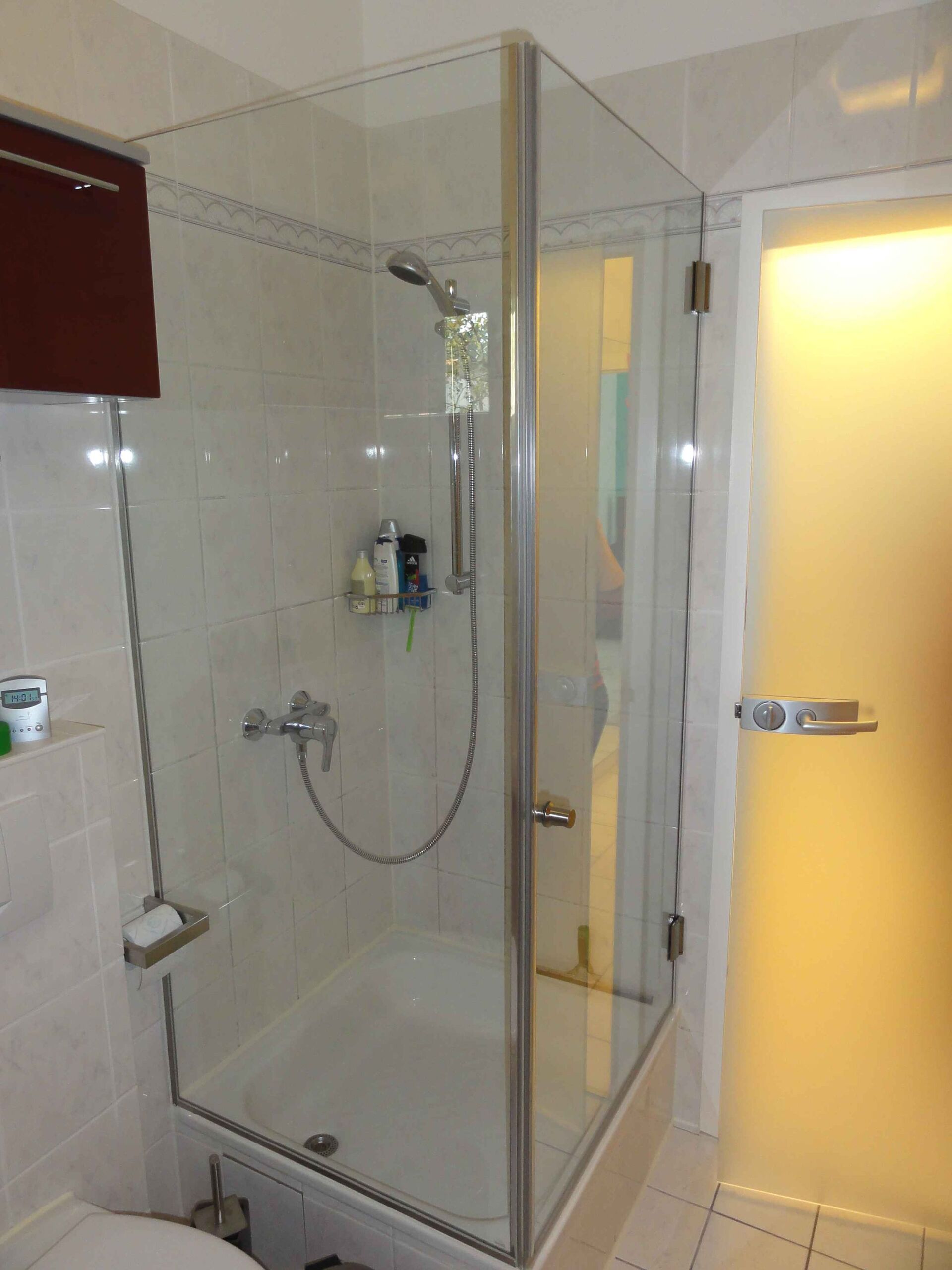 Badewanne mit Glaswand