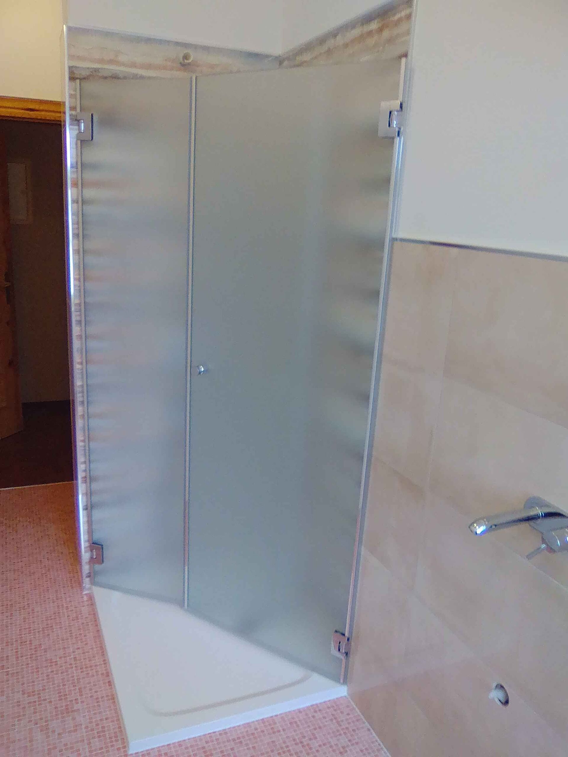 Glas wand im Badezimmer