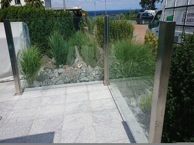 Windschutzwand aus Glas