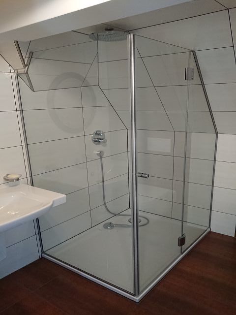 Glanzglasdusche