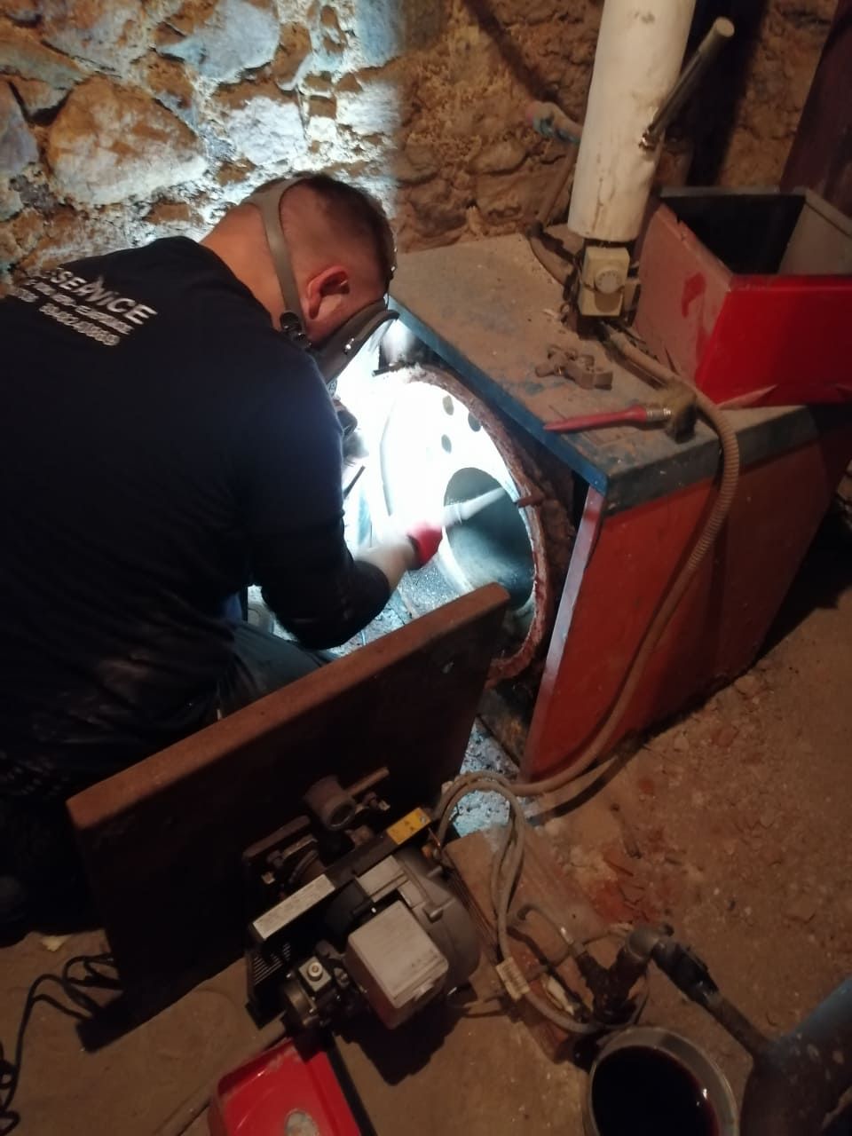 ΣΥΝΤΗΡΗΣΗ ΚΕΝΤΡΙΚΟΥ ΚΑΥΣΤΗΡΑ ΠΕΤΡΕΛΑΙΟΥ