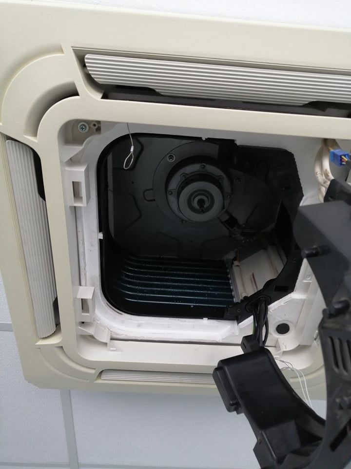 Απολύμανση Γενική Συντήρηση κλιματιστικού κασέτα