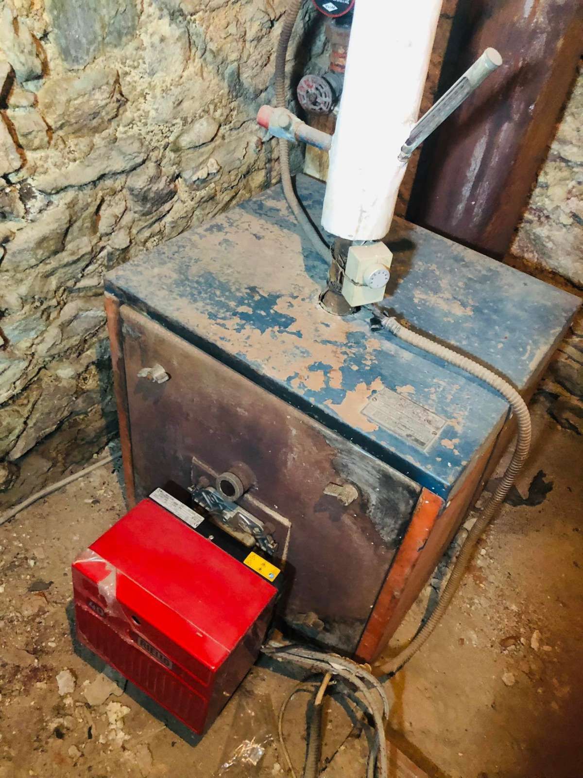 ΣΥΝΤΗΡΗΣΗ ΚΕΝΤΡΙΚΟΥ ΚΑΥΣΤΗΡΑ ΠΕΤΡΕΛΑΙΟΥ