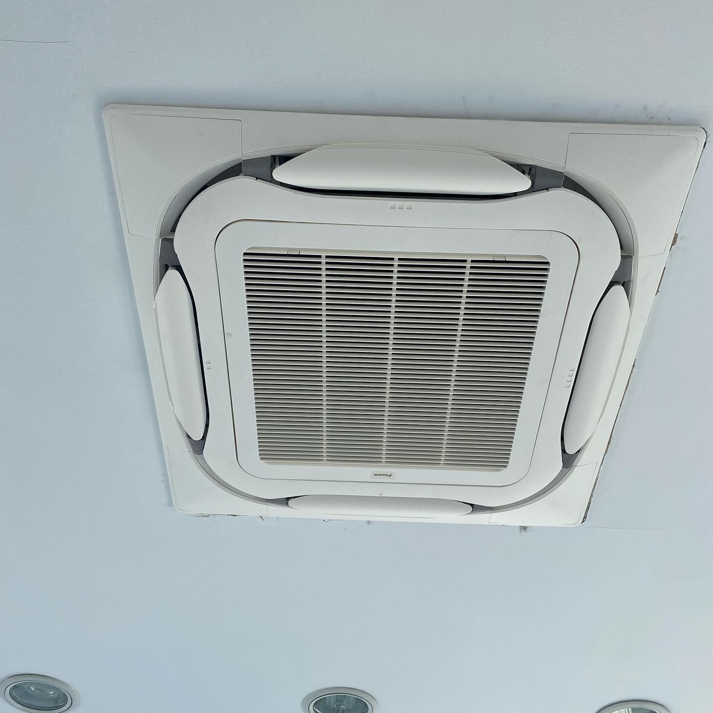 Εγκατάσταση κλιματιστικού κασέτα