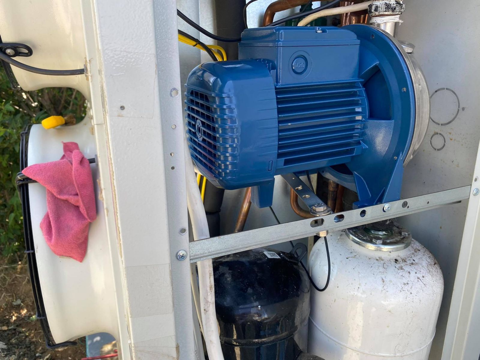 Συντήρηση ψύκτη και αποκατάσταση βλάβης