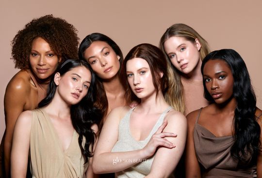 Make-Up Expertin Glo Skin | The FACE - Denise Claire Gadient | Hautanalyse, Hautpflege, Kosmetik, Gesichtsbehandlung | Zürich Bellevue