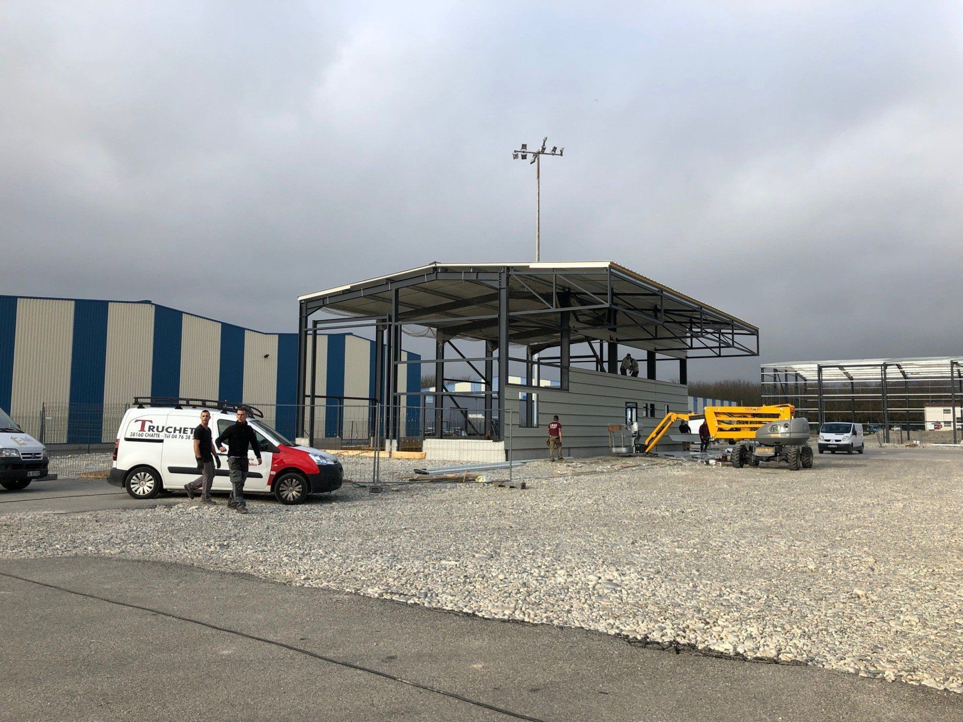 Les réalisations de bâtiments à ossature métal près de Grenoble