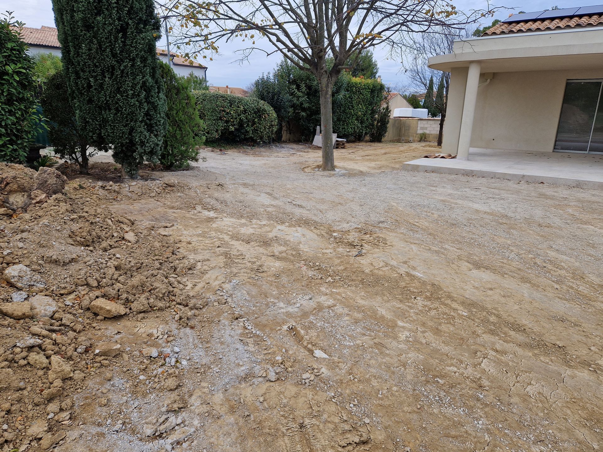 Chantier avant travaux paysagers.