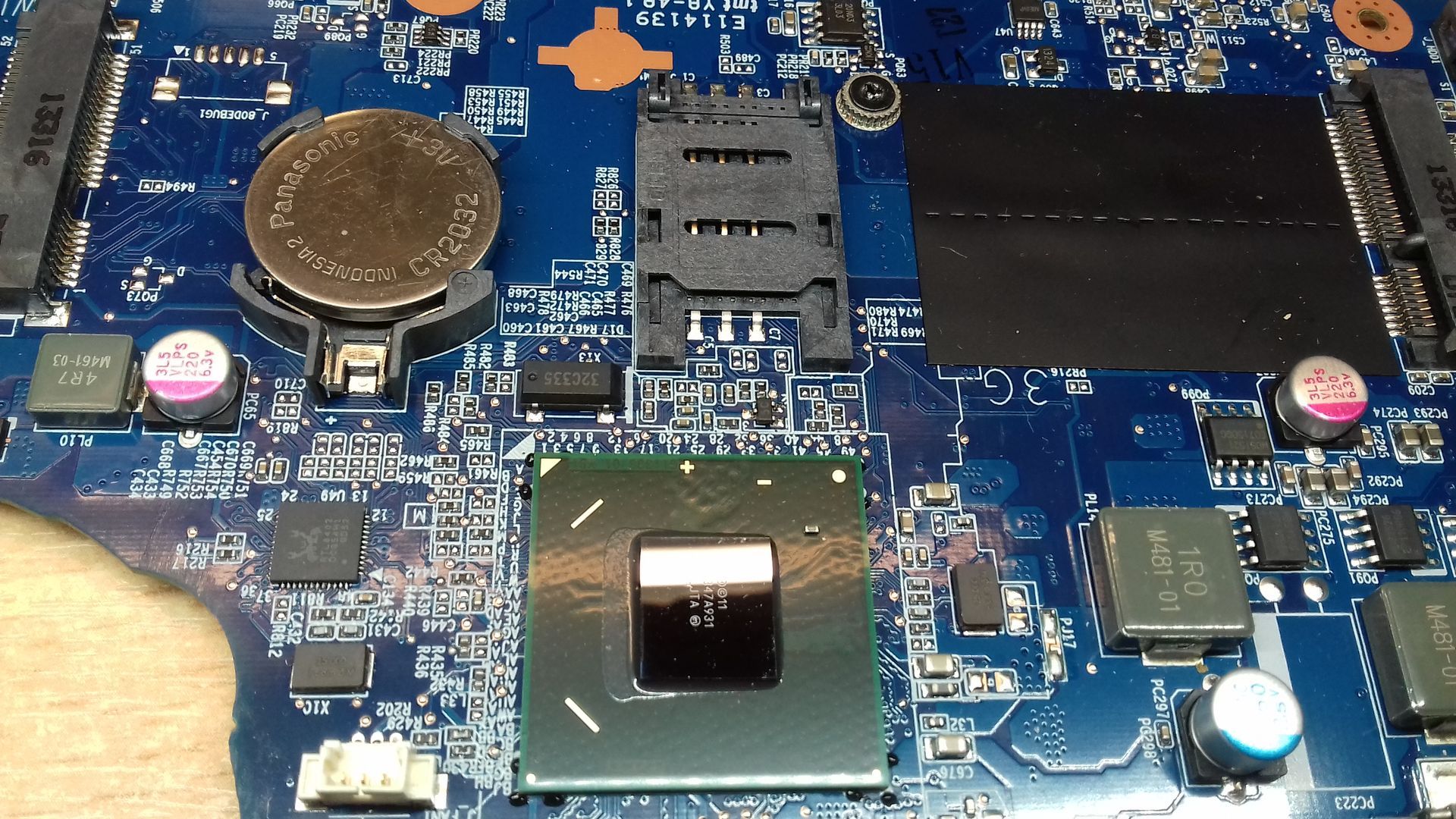 Changement pile CMOS