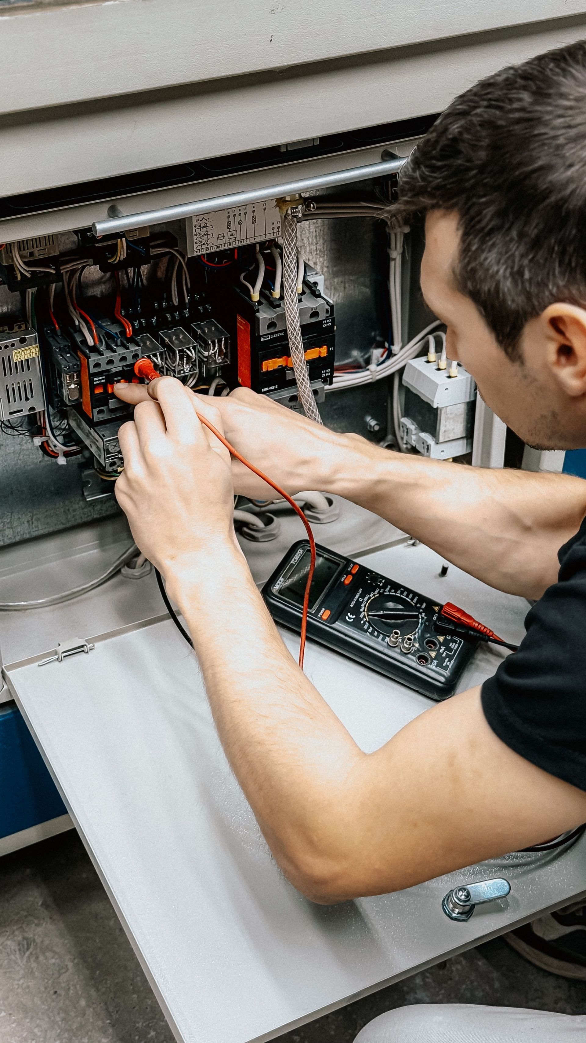 tecnico autorizado para instalaciones electricas