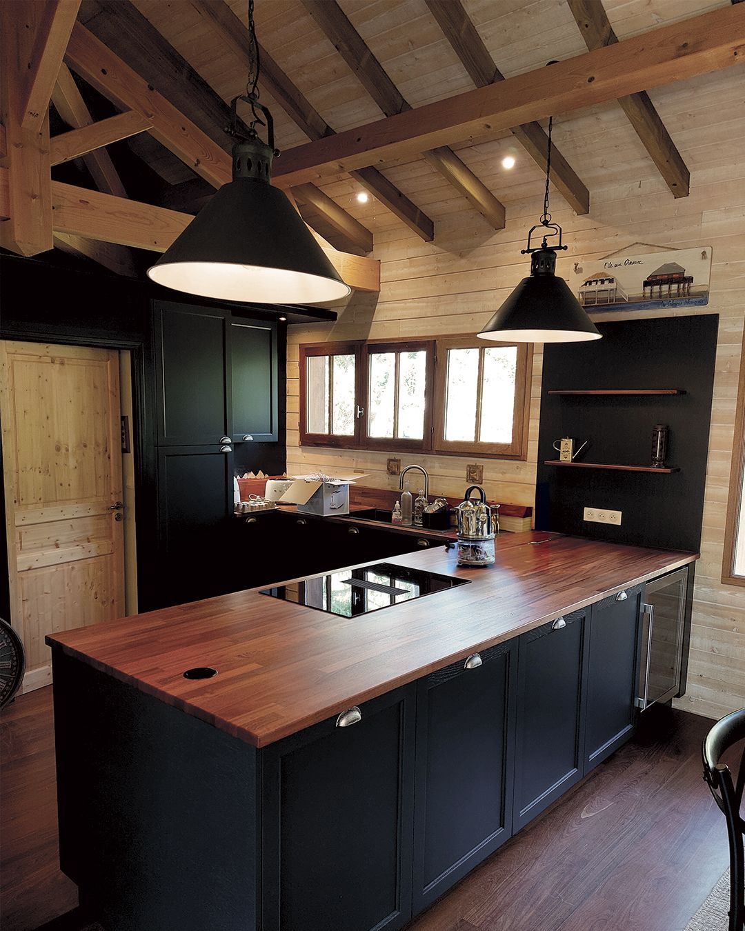 Cuisine en bois peinte en anthracite