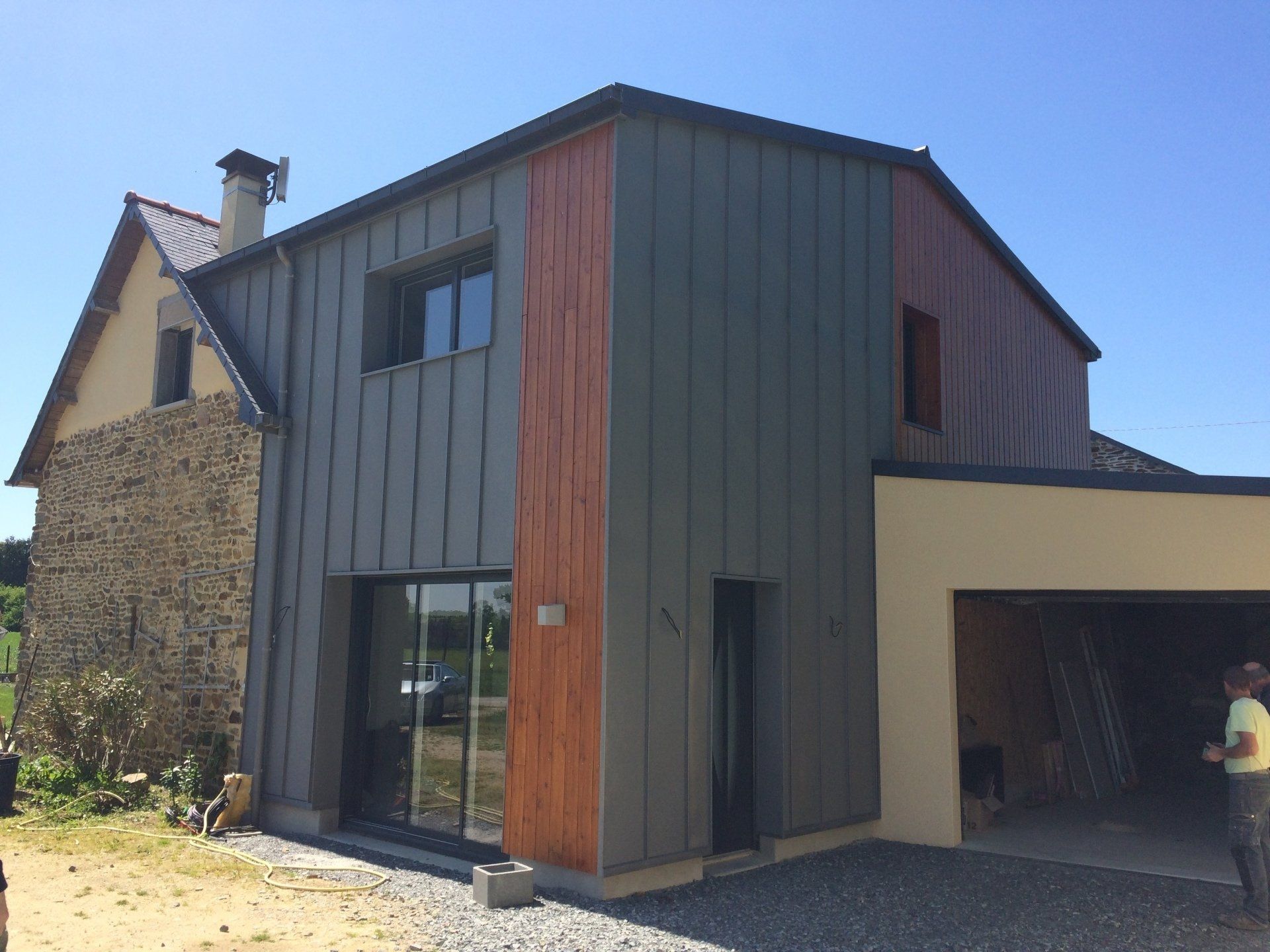 Surélévation / Extension de maison individuelle, Esse (35)