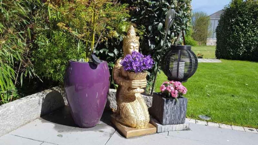 Deko vor Christas Wellnessstudio