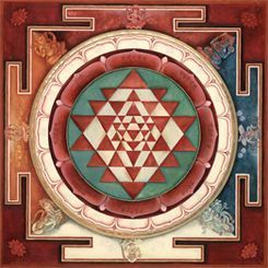 Una pintura de un mandala con un triángulo en el centro.