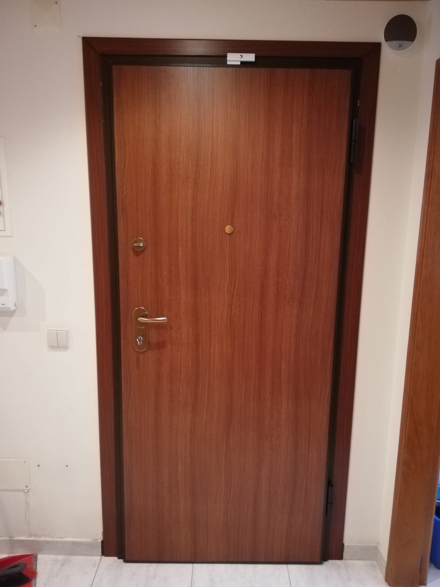 portas blindadas em castanho