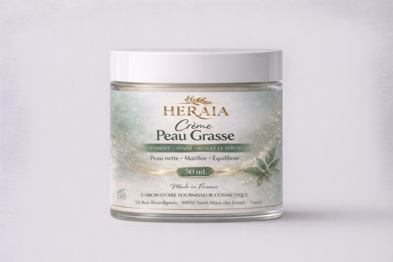 Pot de Crème Peau Grasse Heraia, une crème pour peaux grasses. Couvercle et étiquette blancs.