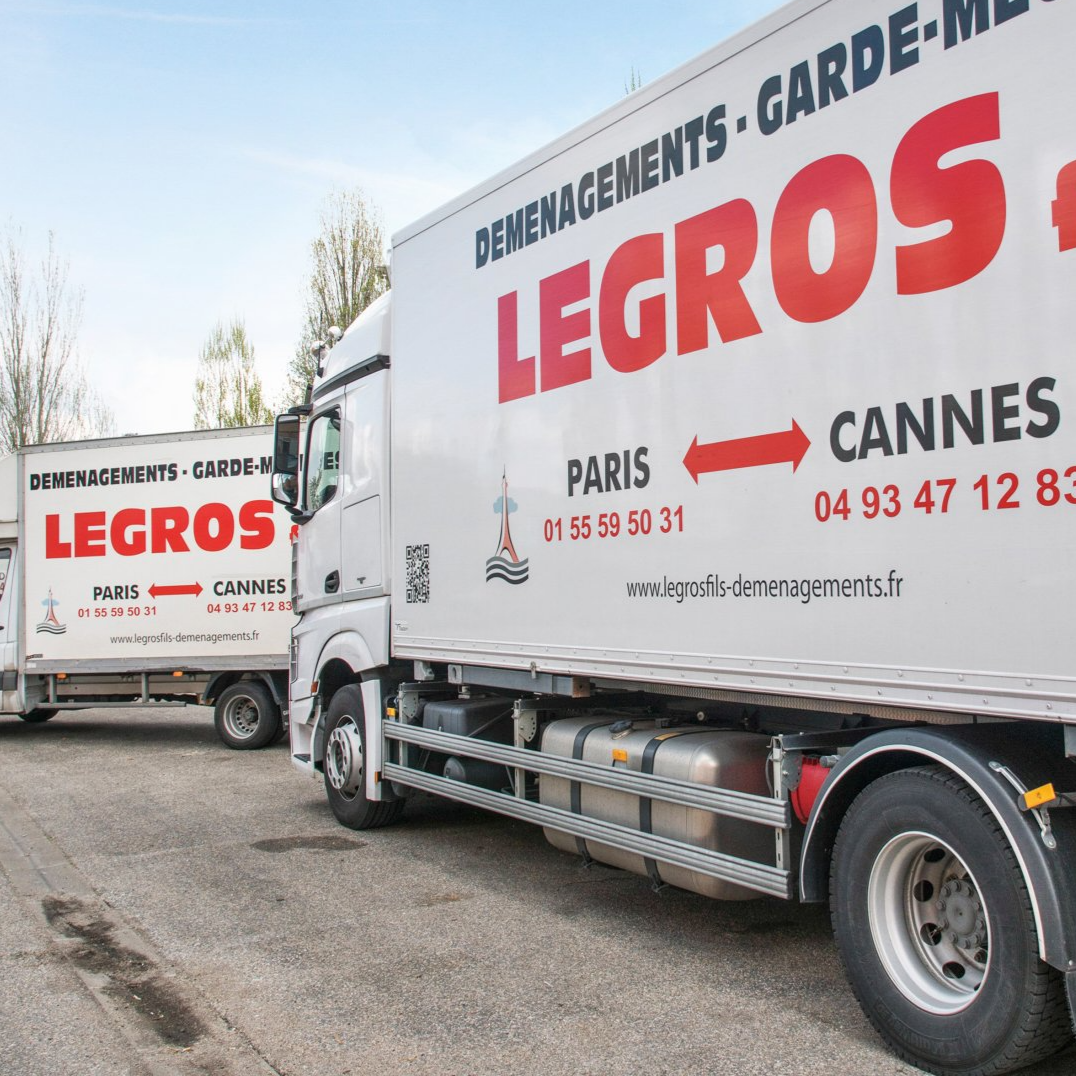 Camions de déménagements de l'entreprise de Cannes