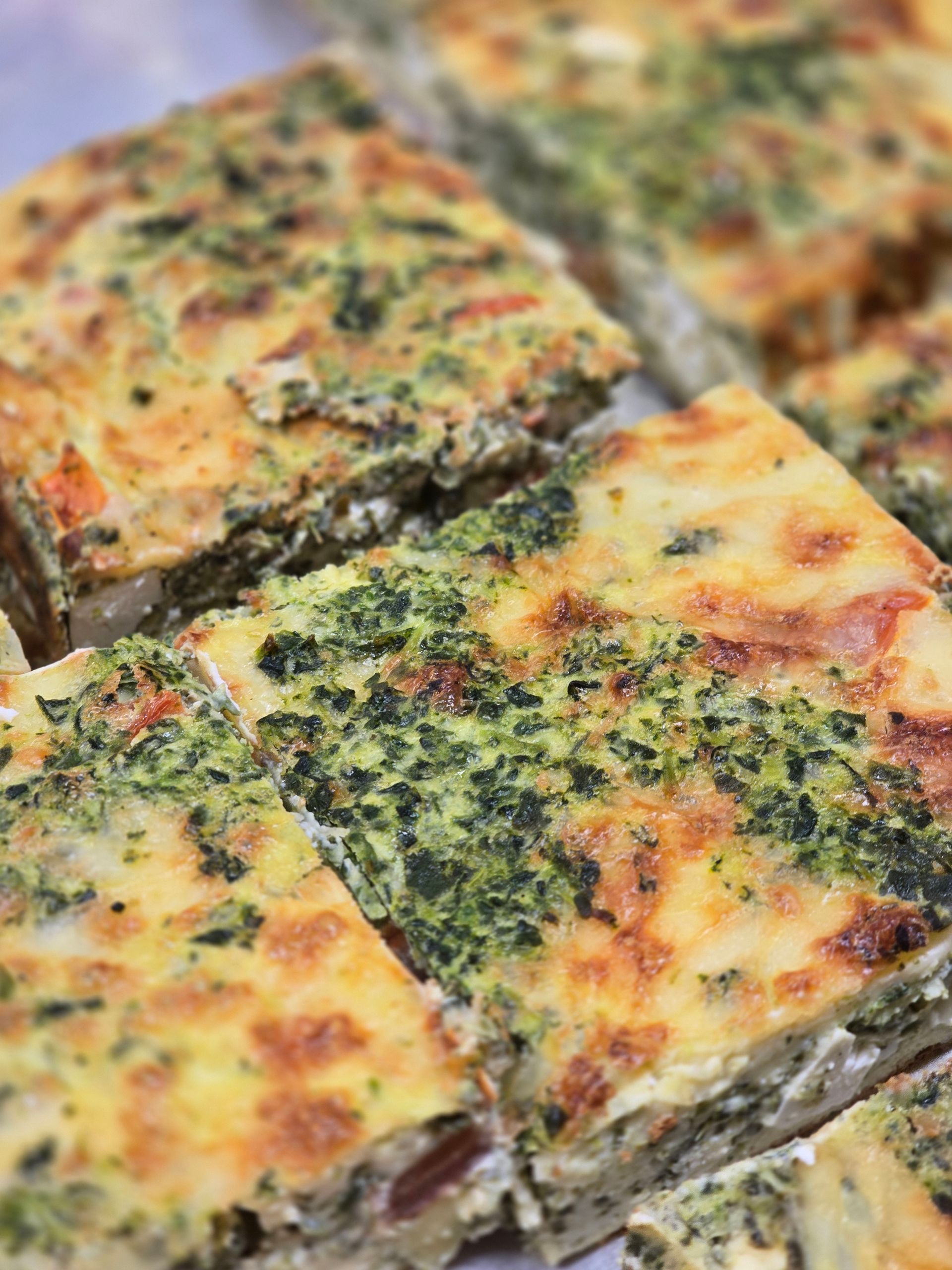 PINAATTI-FETAPIIRAS (L,G)