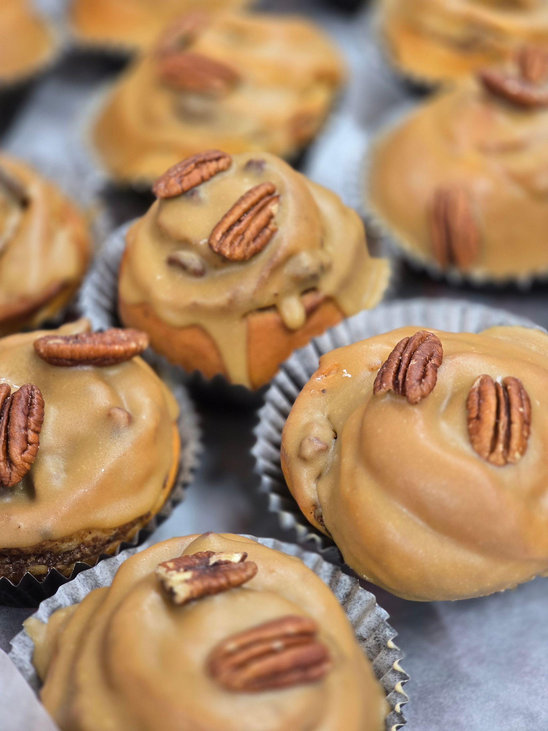 PEKAANIPÄHKINÄPULLA (L)