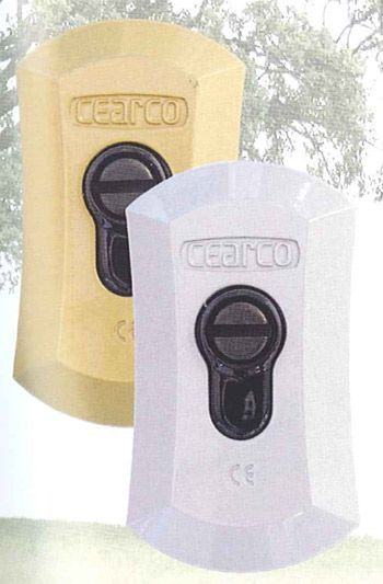 Un artículo blanco y tostado con la palabra barco en él