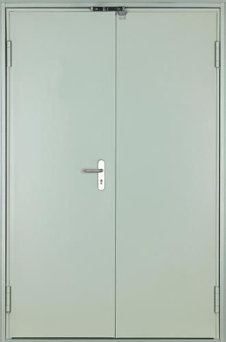 Una puerta doble blanca con tirador sobre un fondo blanco.