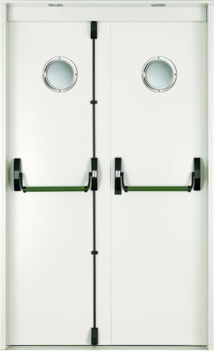 Una puerta blanca con manija verde y dos ventanas redondas.