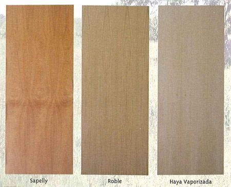 Tres tipos diferentes de madera están alineados uno al lado del otro