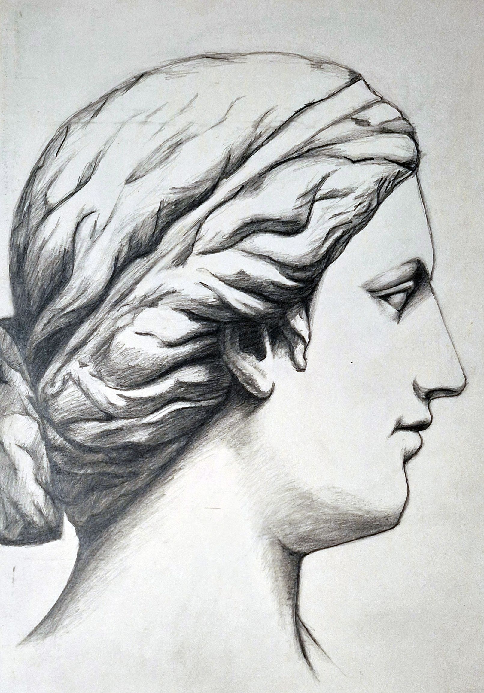 Un dibujo en blanco y negro de la cabeza de una mujer.