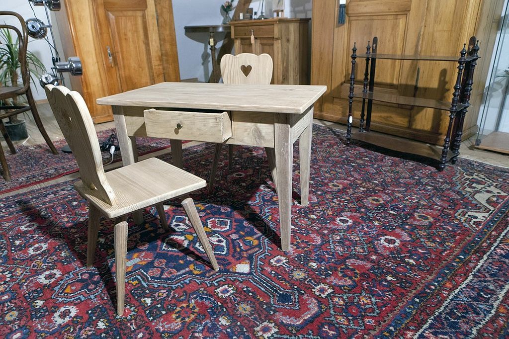 Antiquitäten und Tannenholzmöbel Rösler Arthur Au ZH