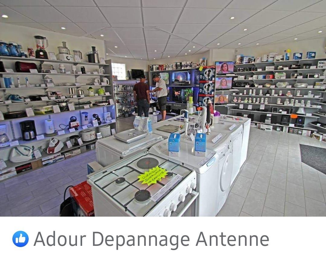 Une boutique avec des produits électroniques et électroménagers