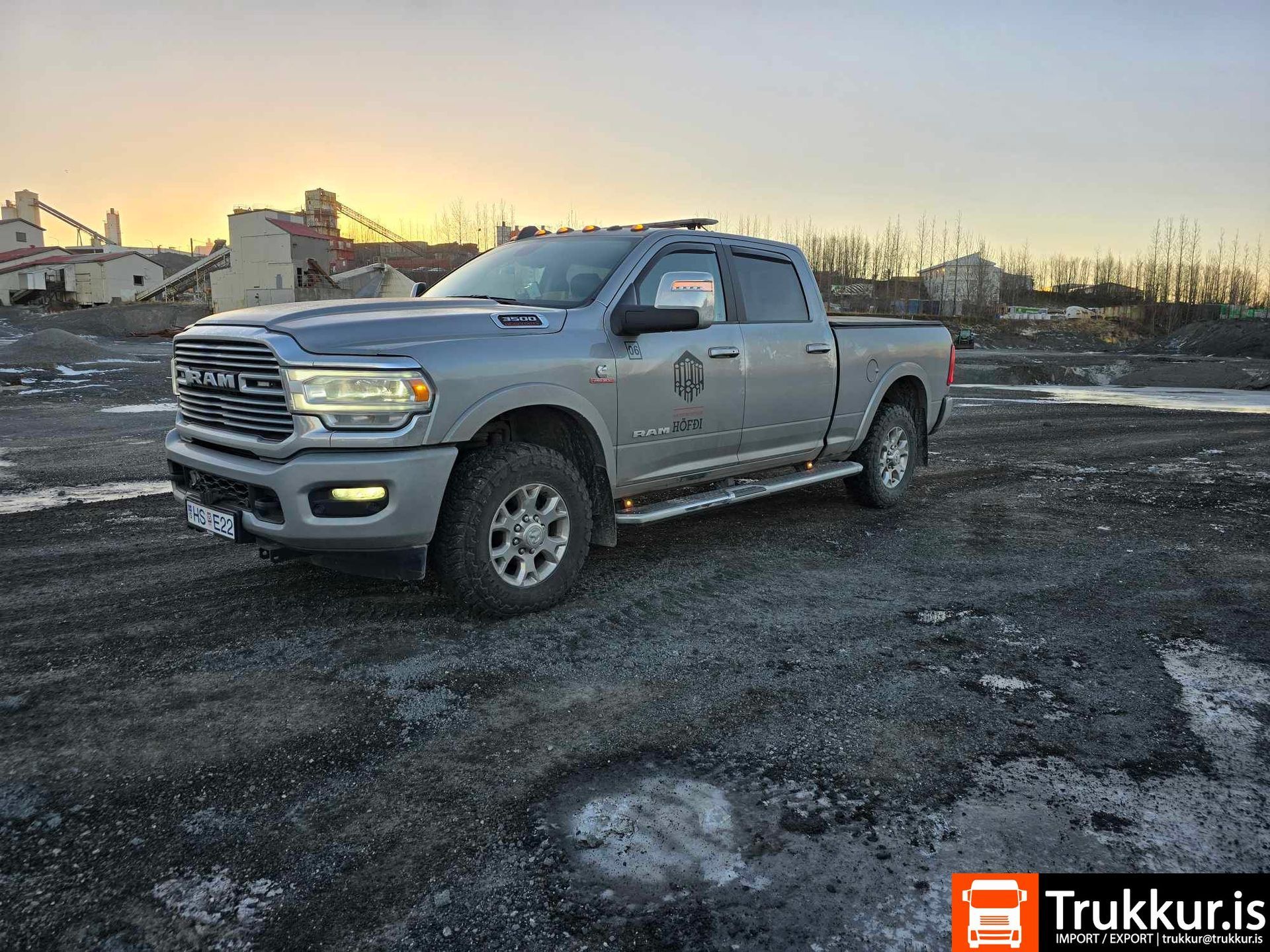 Dodge Ram 3500. Hægt er að fá bílinn afhentan strax, kláran í snjómokstur og söltun!