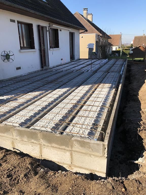 Fondations d'une terrasse béton