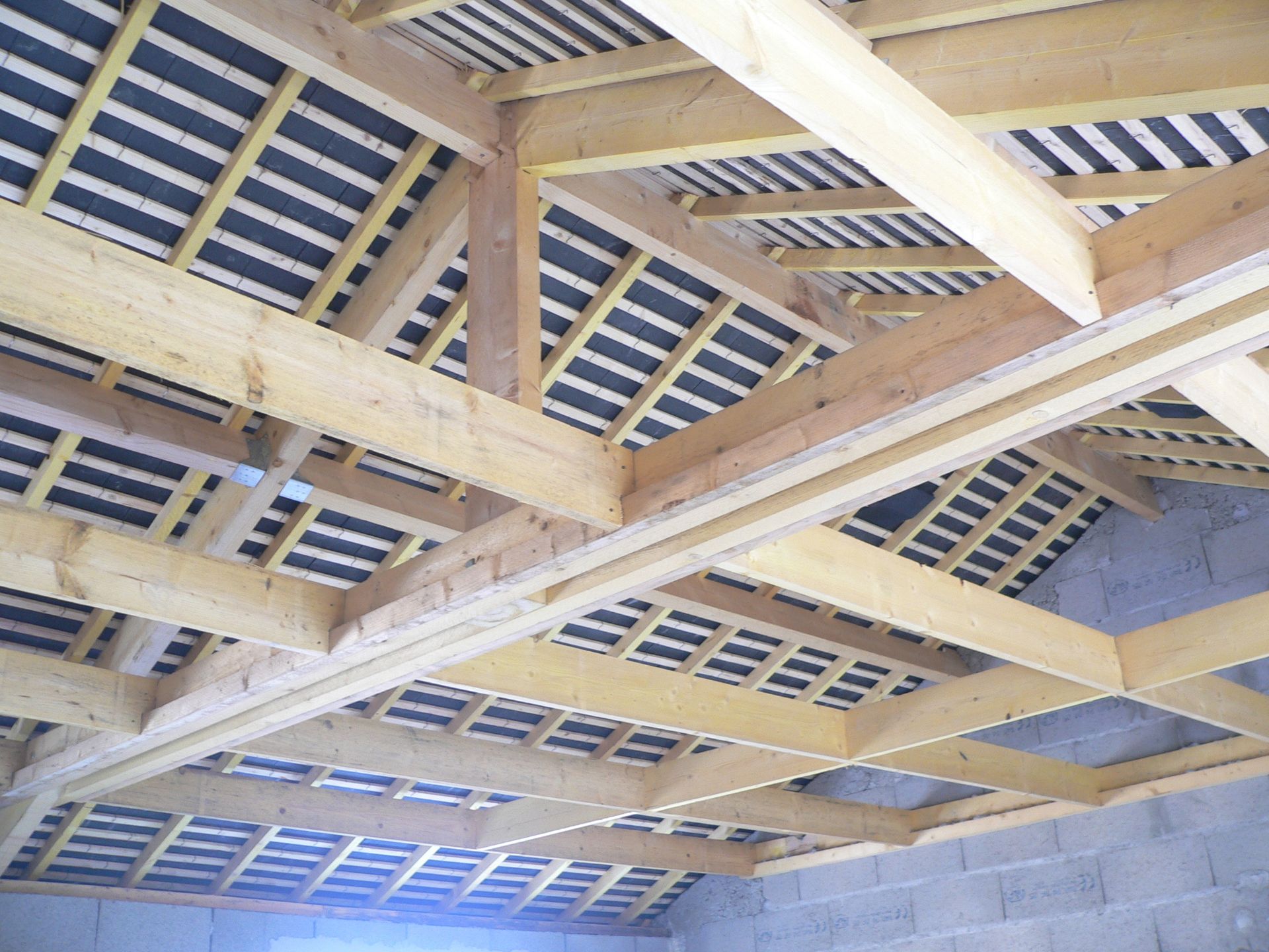 Charpente traditionnelle sous couverture