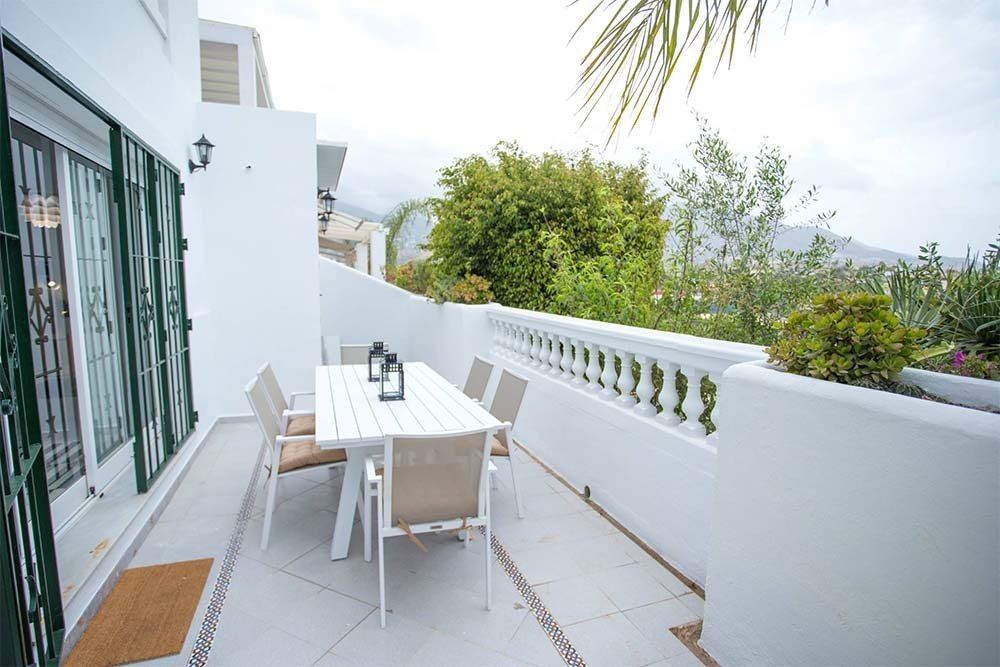 Los Cocoteros C - terassi