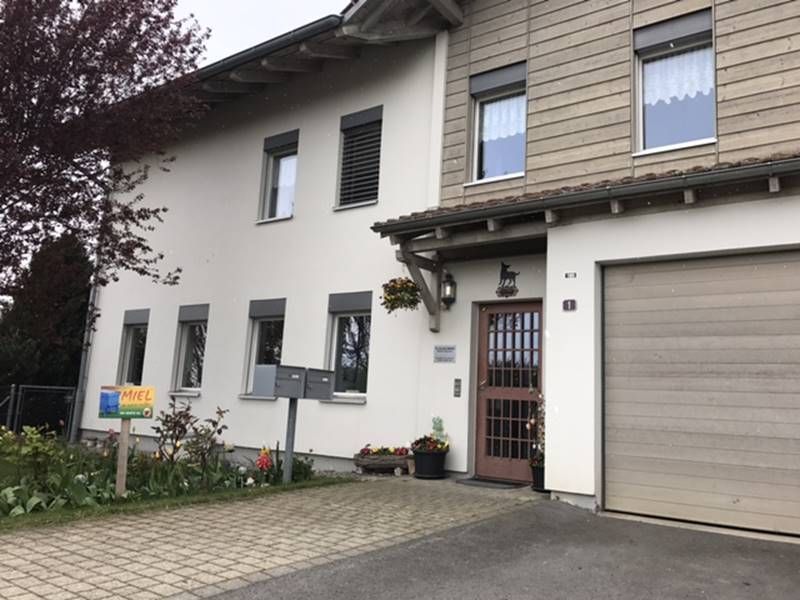 Entrée du cabinet vétérinaire Engeli Jolanda - Sottens