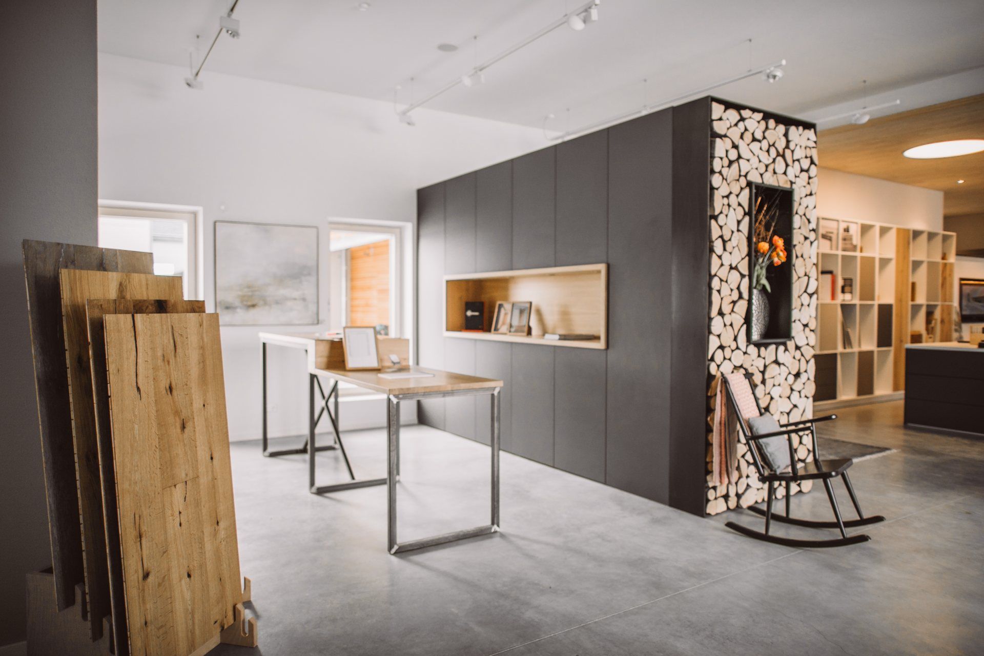 Ausstellung Häckl: moderne Schrankfront