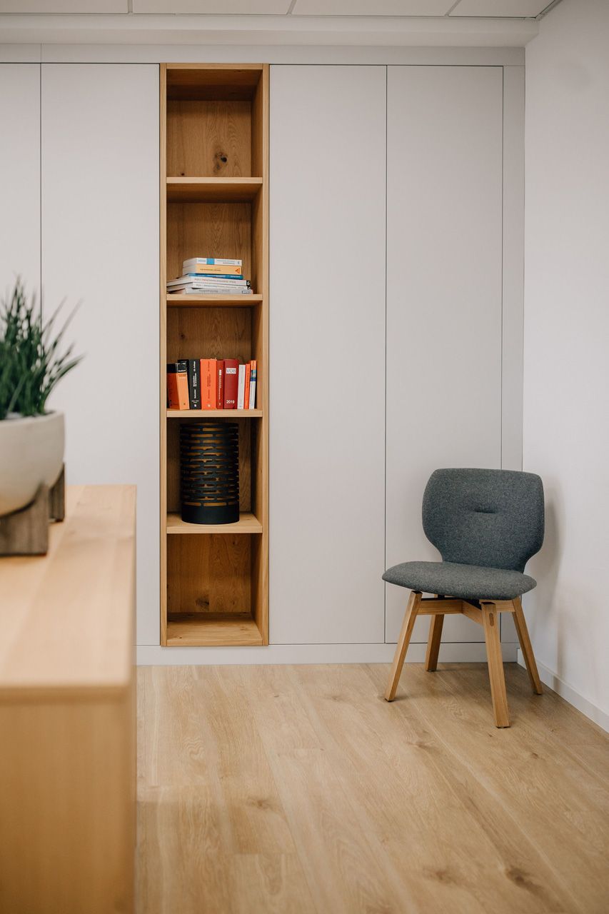 Schreinerei Häckl - Bücherregal