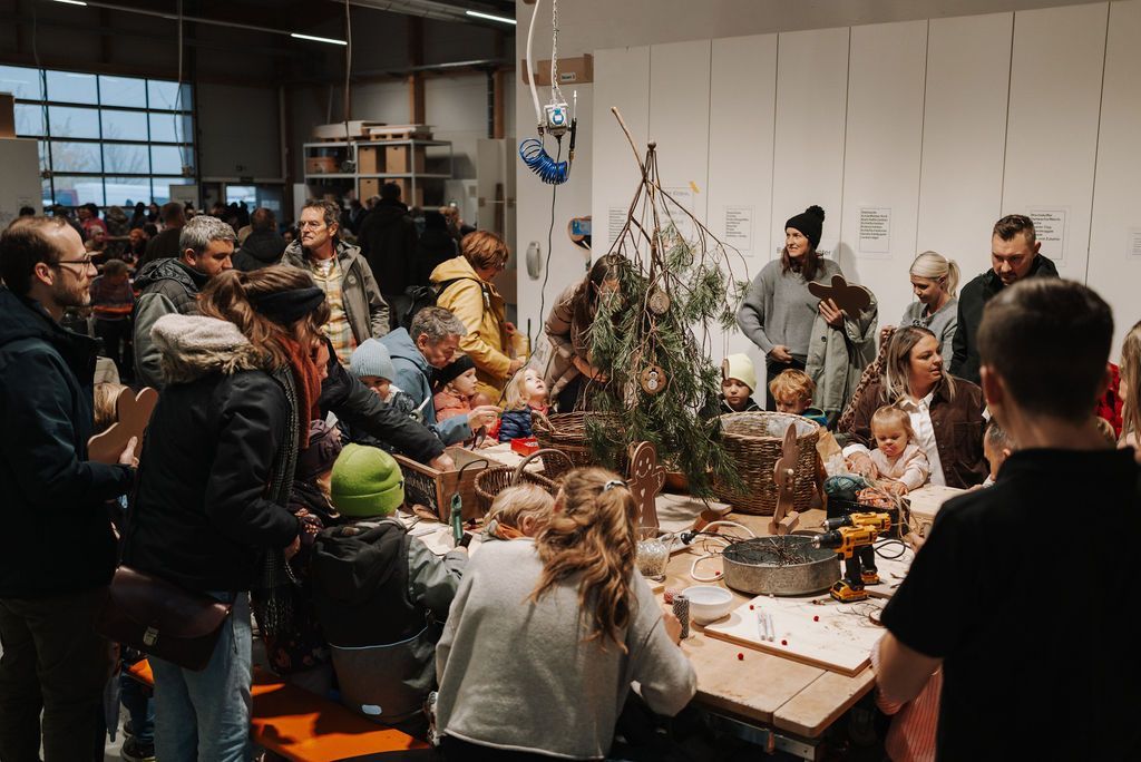 Winterzauber 2025 in der Produktionshalle von Häckl