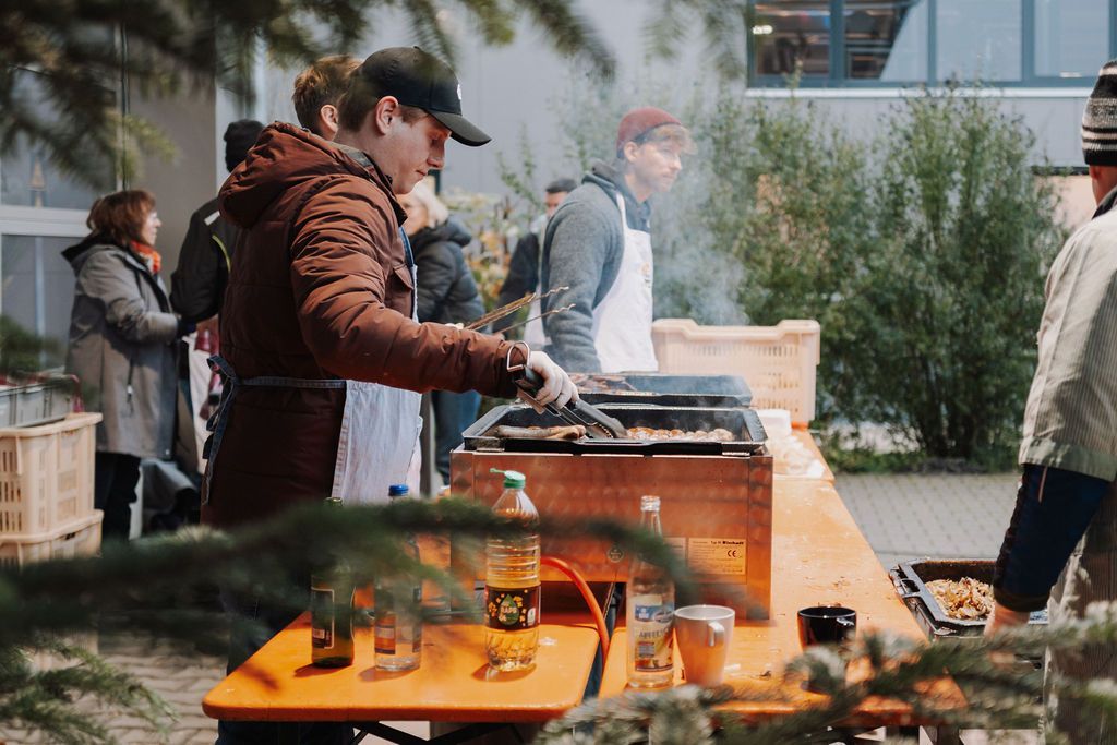 Winterzauber 2025 in der Produktionshalle von Häckl