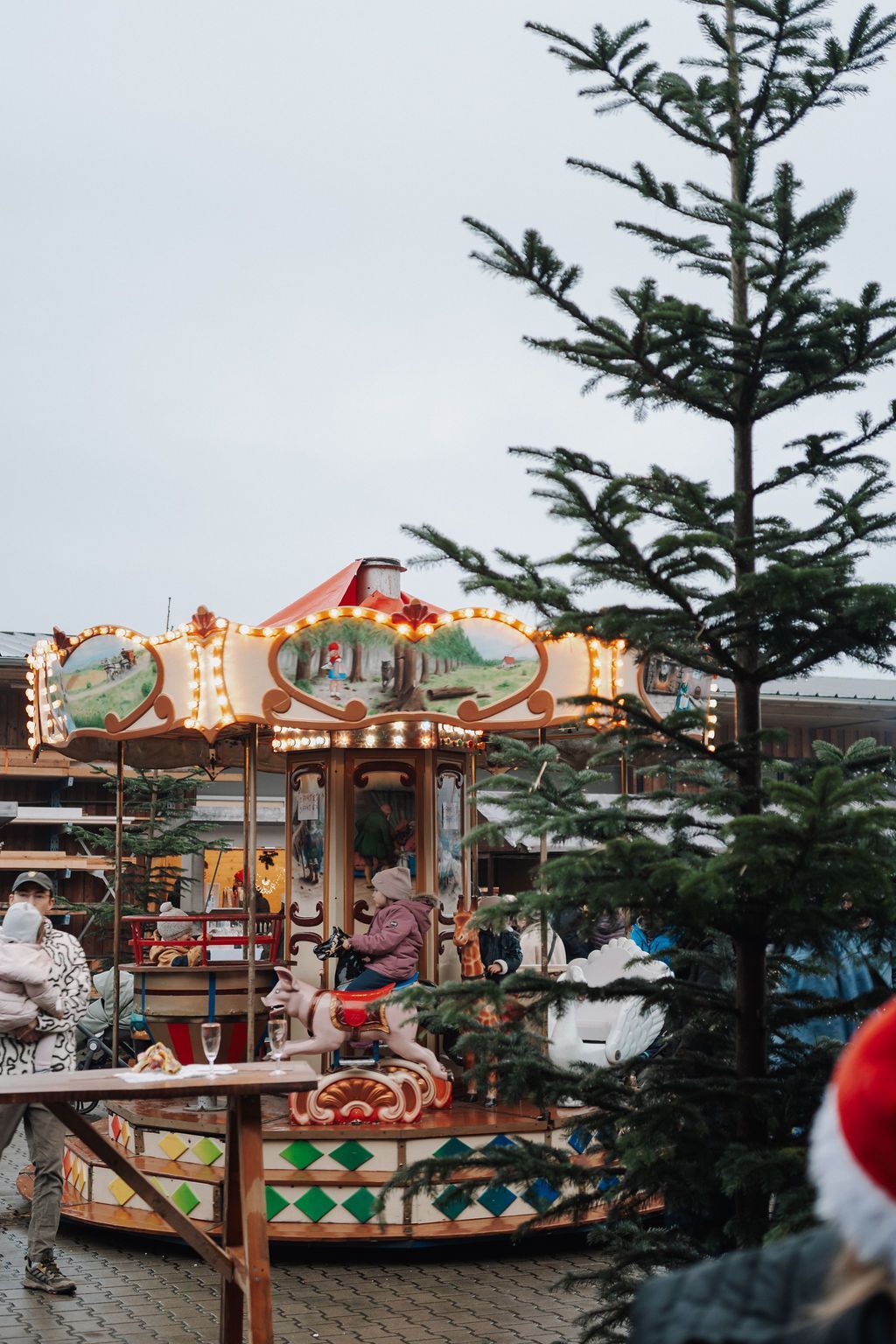 Winterzauber 2025 in der Produktionshalle von Häckl