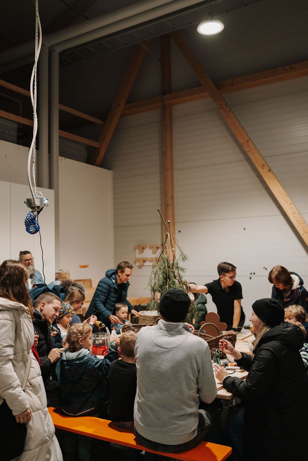 Winterzauber 2025 in der Produktionshalle von Häckl