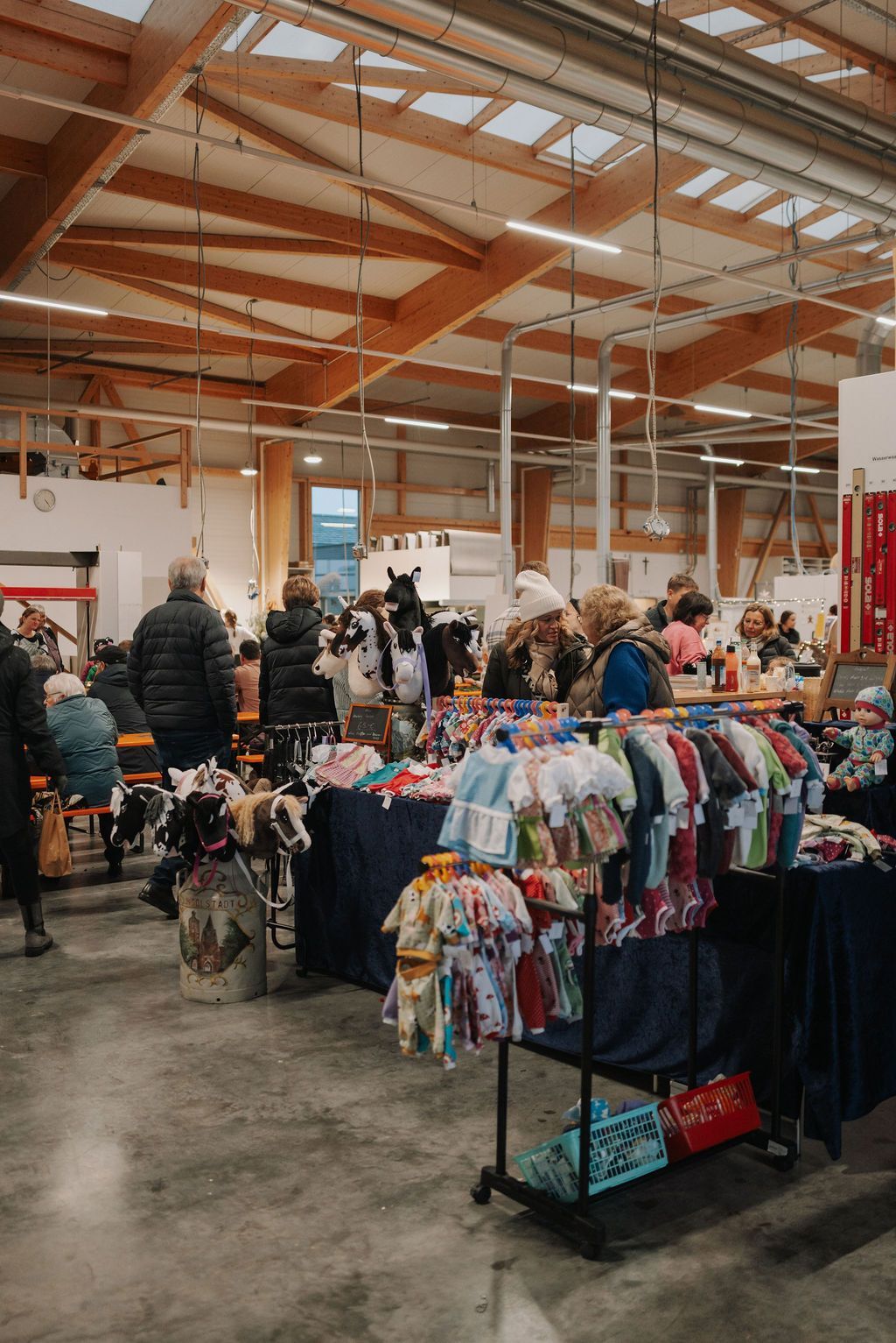 Winterzauber 2025 in der Produktionshalle von Häckl