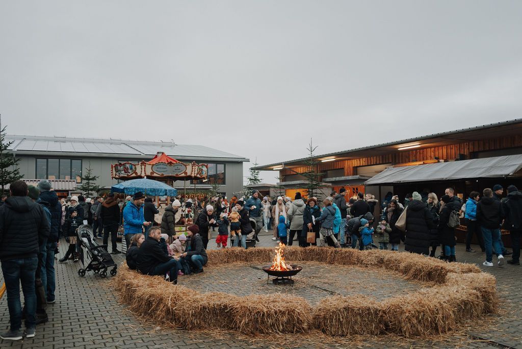 Winterzauber 2025 in der Produktionshalle von Häckl