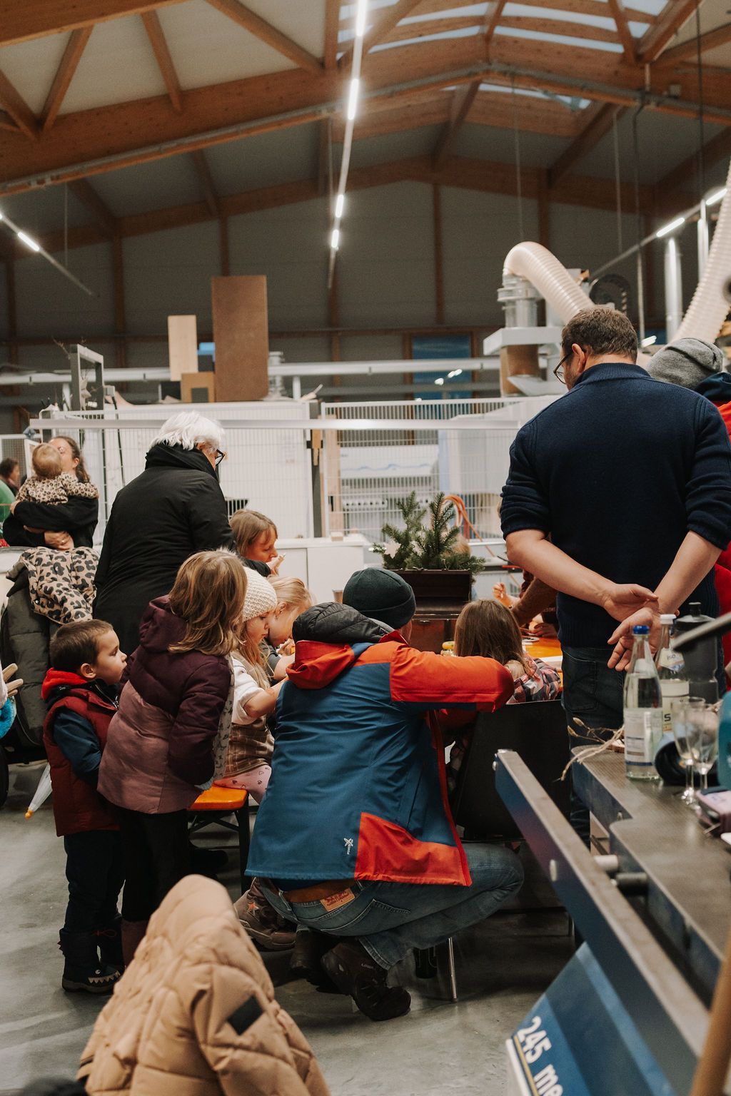 Winterzauber 2025 in der Produktionshalle von Häckl