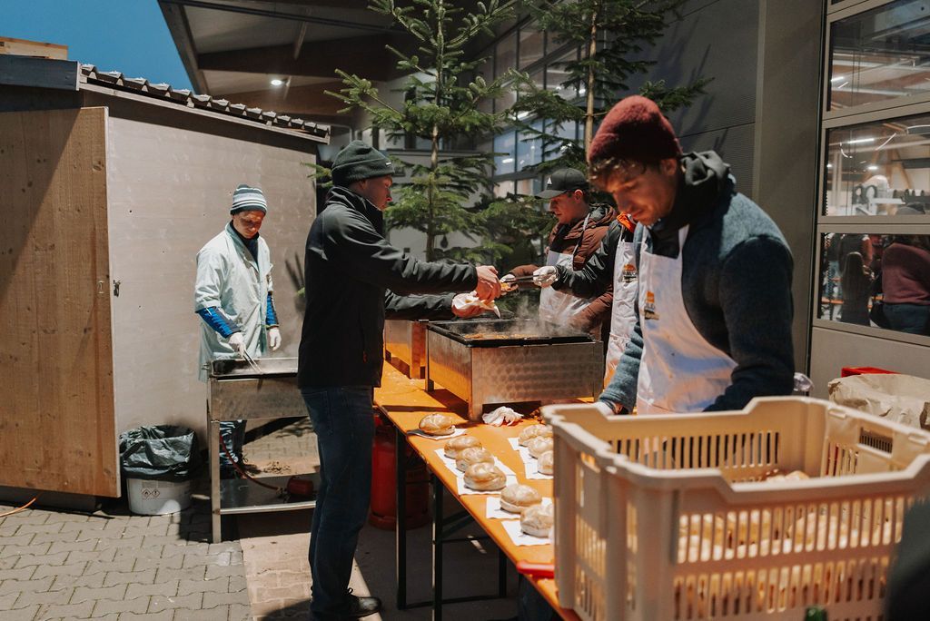 Winterzauber 2025 in der Produktionshalle von Häckl