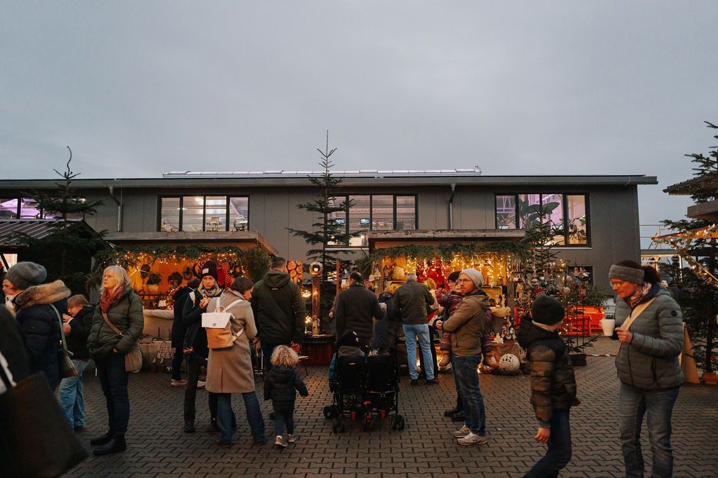 Winterzauber 2025 in der Produktionshalle von Häckl