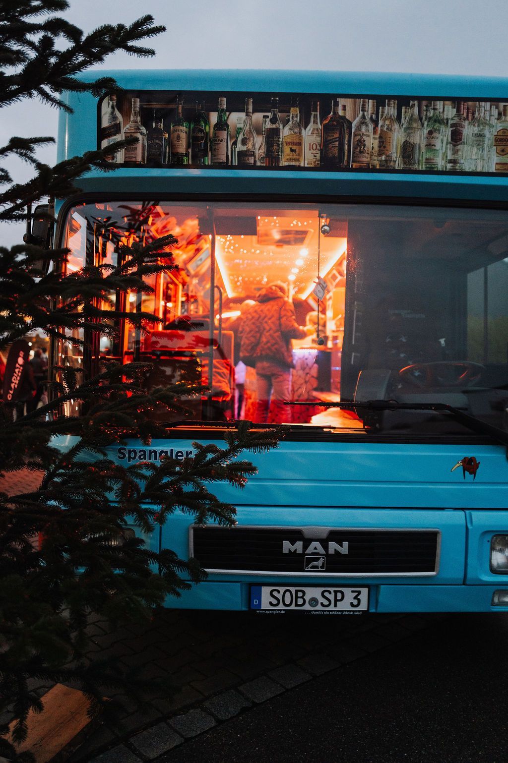 Winterzauber 2025 in der Produktionshalle von Häckl