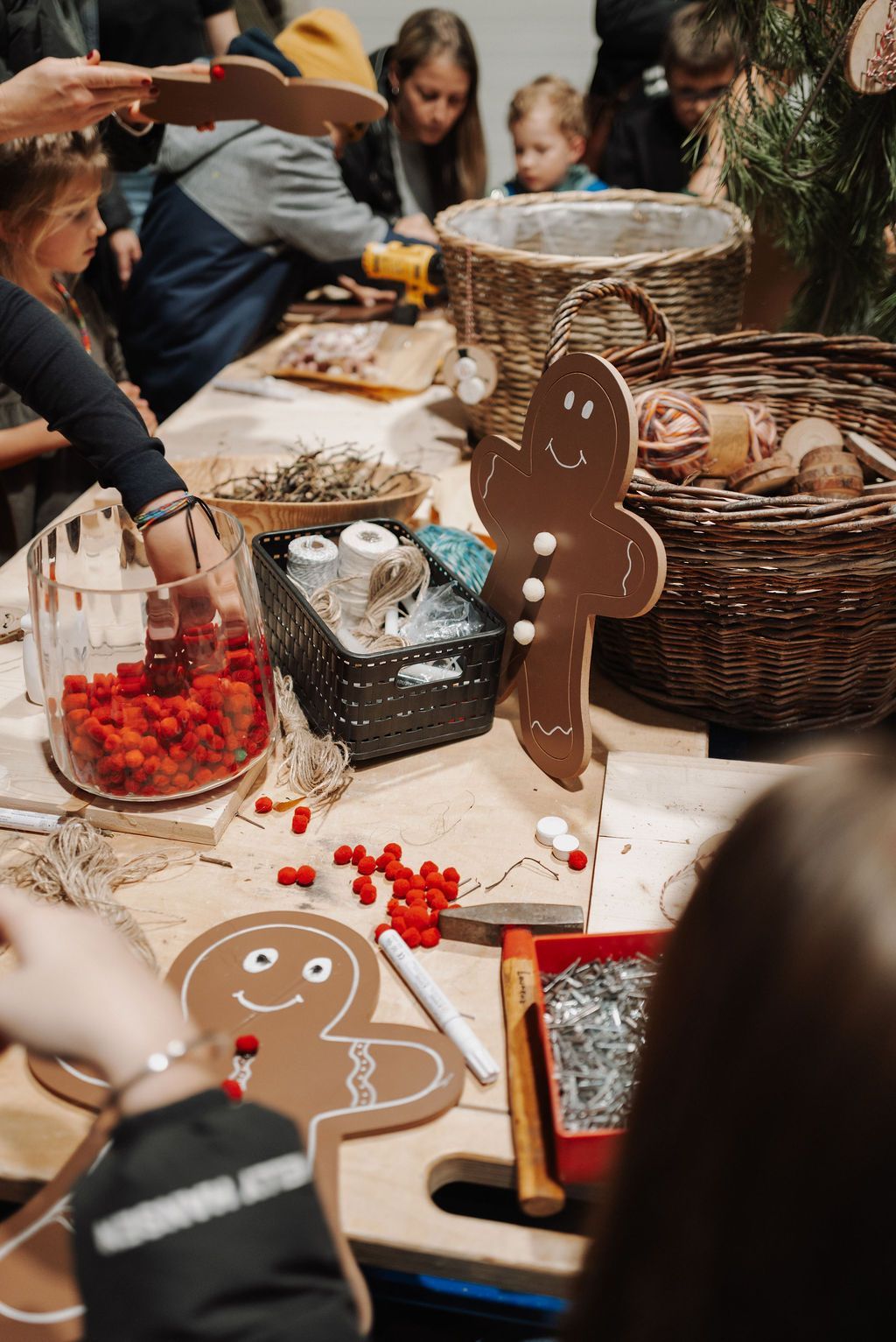 Winterzauber 2025 in der Produktionshalle von Häckl