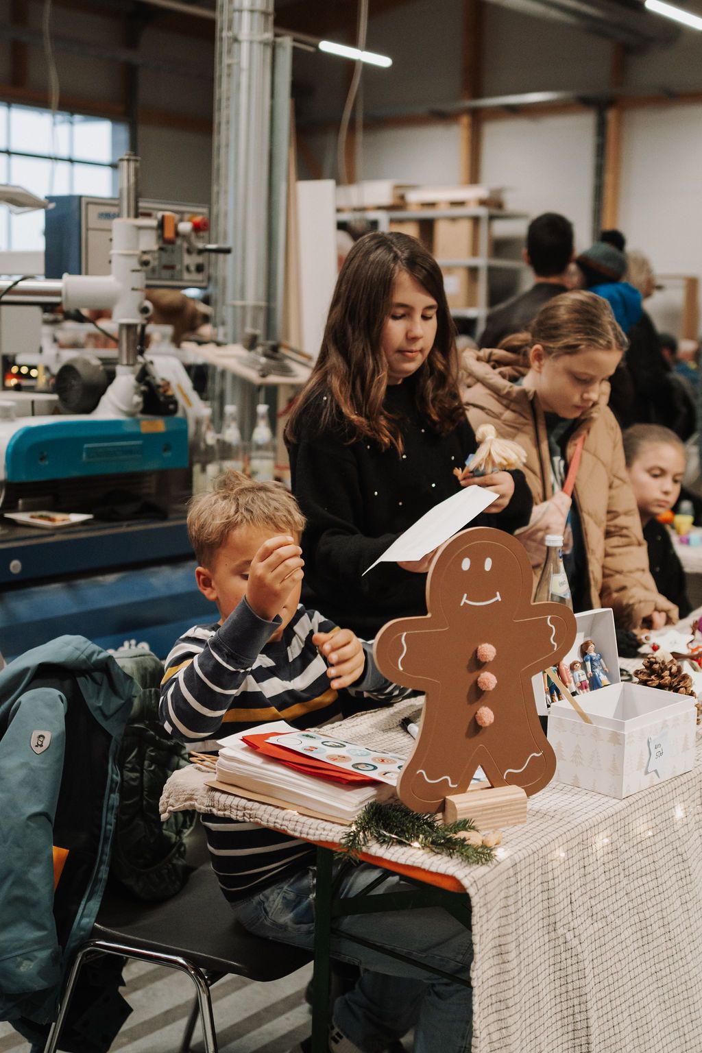 Winterzauber 2025 in der Produktionshalle von Häckl