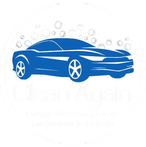 Une voiture bleue est entourée de bulles de savon sur fond blanc.